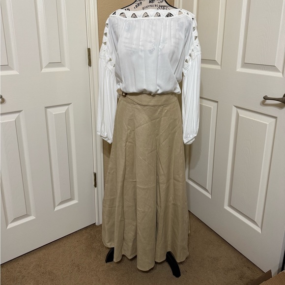 Lauren Ralph Lauren Beige A-Line Skirt - Picture 1 of 4